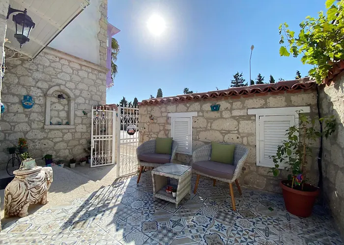 Fatma Hanım Konağı Alaçatı Otel *